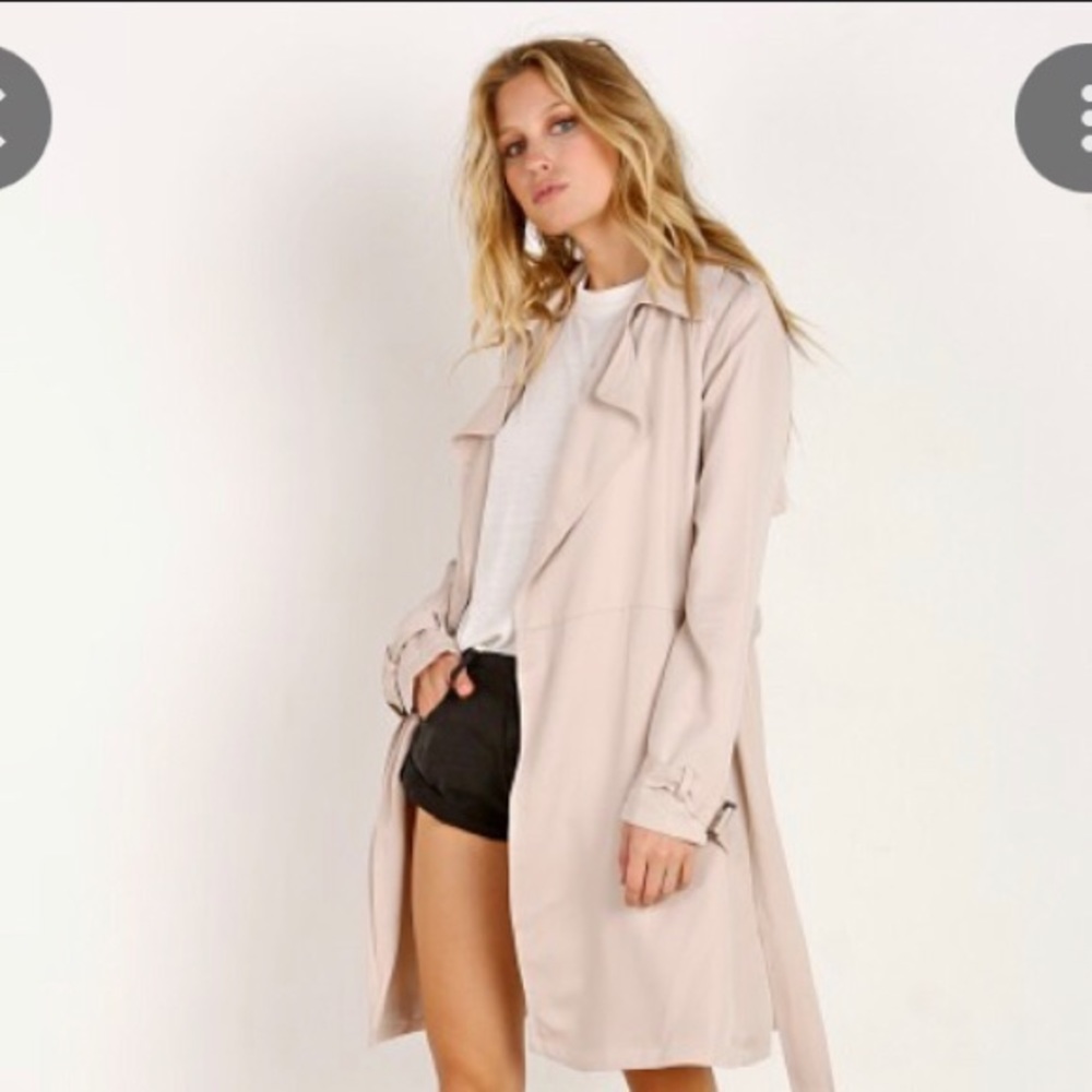 BB Dakota trench
